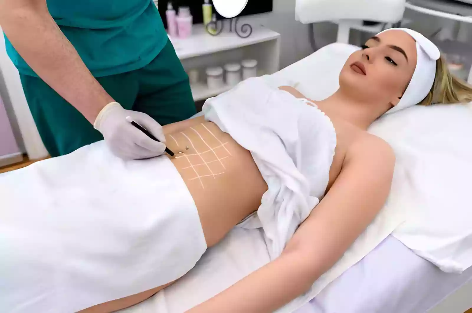 Recovery and compression garment after Vaser liposuction in Antalya