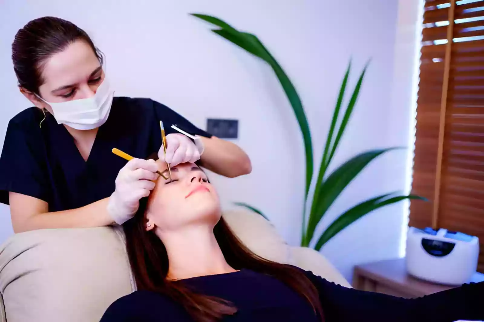 Eyebrow Transplantation in Antalya treatment planning