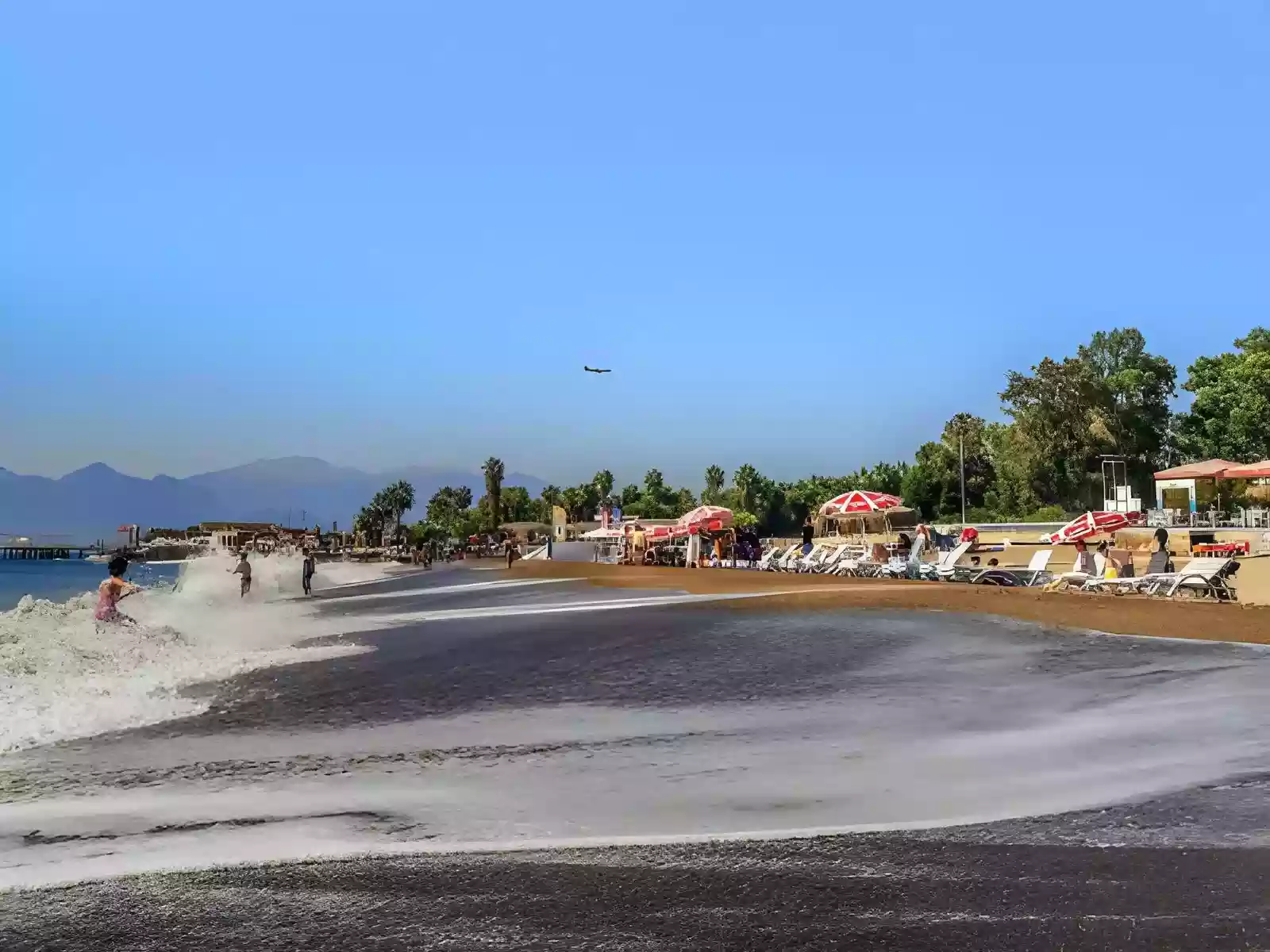 Lara Beach Area Guide